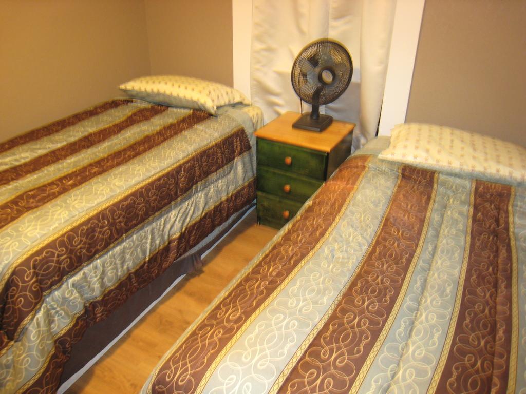 Armstrong Hotel & Saloon Quarto foto