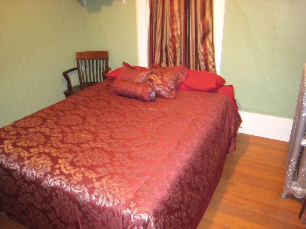 Armstrong Hotel & Saloon Quarto foto
