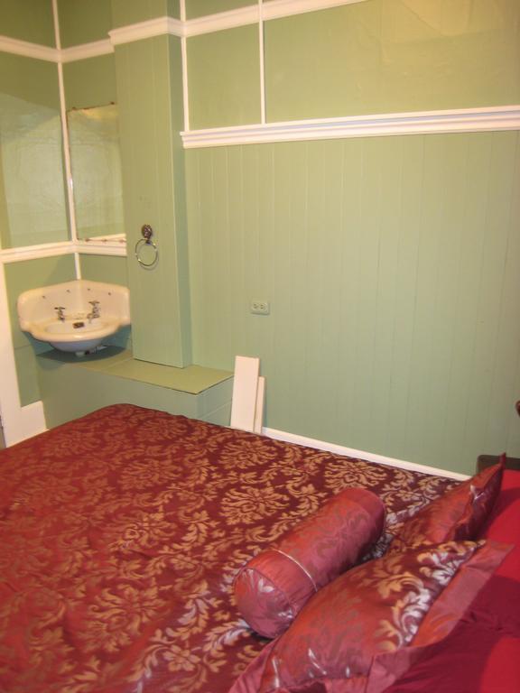 Armstrong Hotel & Saloon Quarto foto
